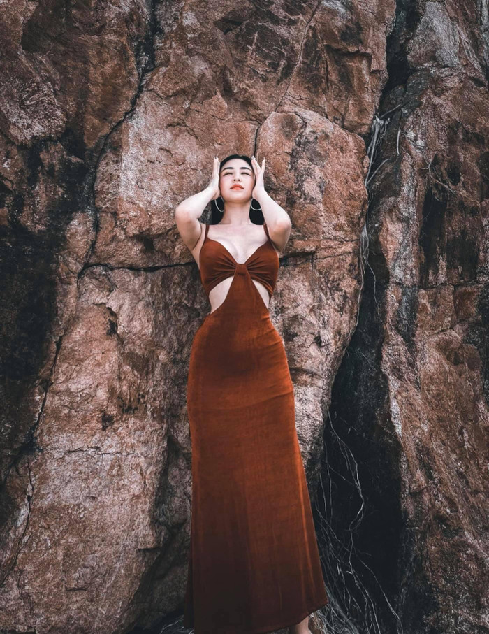 'Hotgirl bánh tráng trộn Đà Lạt' khoe đường cong táo bạo nhưng vẫn không quên làm điều này cho vòng 2 Ảnh 5