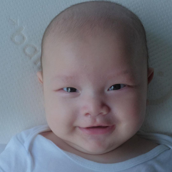 Những hình ảnh mới đây của hai nhóc tì 4 tháng tuổi nhà Hồ Ngọc Hà đã và đang thu hút rất nhiều lượt yêu thích và bình luận của cộng đồng mạng.