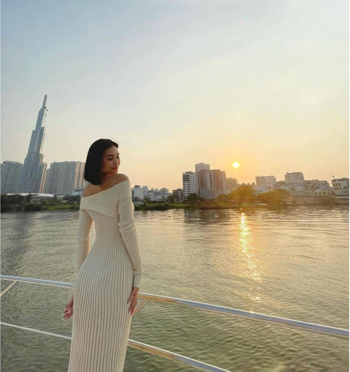 Nhan sắc của Tiểu Vy được nhận xét ngày càng rực rỡ hơn so với thời điểm 2 năm trước.&nbsp;