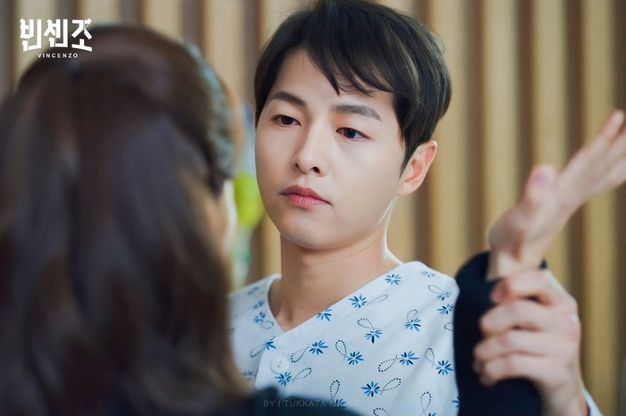 'Vincenzo': Thực tập sinh ngốc ngếch Ok Taecyeon thoát xác thành chủ tịch, kịch bản lộ sớm thế ư? Ảnh 11