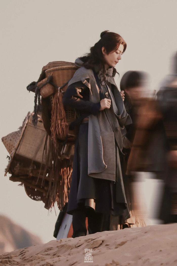 Tiêu Chiến thức đêm nhiều khiến mặt sưng tấy nhưng vẫn tăng 2,5 cân khi quay 'Đấu la đại lục' Ảnh 9