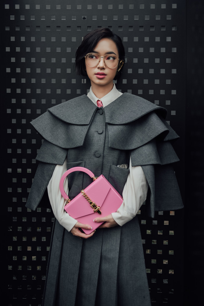 Bộ trang phục gây ấn tượng và được giới mộ điệu cũng như báo đài dành nhiều lời khen.&nbsp;