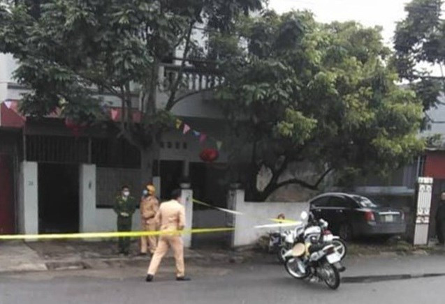 Công an phong tỏa hiện trường vụ án.