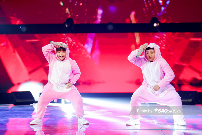 Vợ chồng BigDaddy - Emily bất đồng quan điểm vì cặp đôi Sỹ Luân -Minh Hằng của đội tiền bối Giang - Hồ Ảnh 3