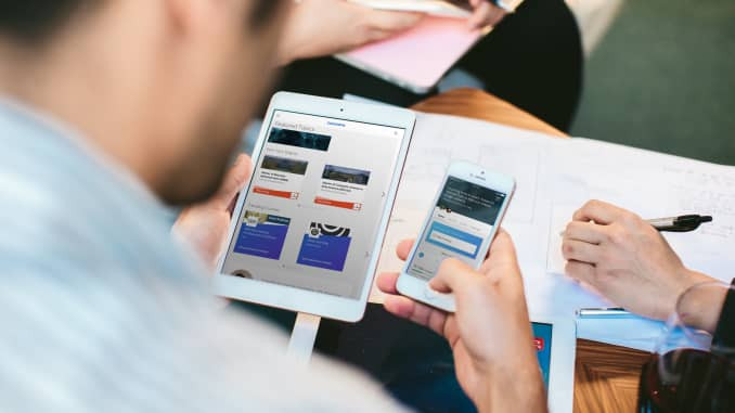 Coursera là một trong những nền tảng giáo dục trực tuyến nổi tiếng nhất trên thế giới. Ảnh: CNBC