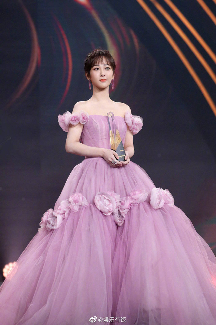 Khán giả có vẻ thích phong cách và sắc vóc hình ảnh hiện tại của Dương Tử so với năm ngoái 