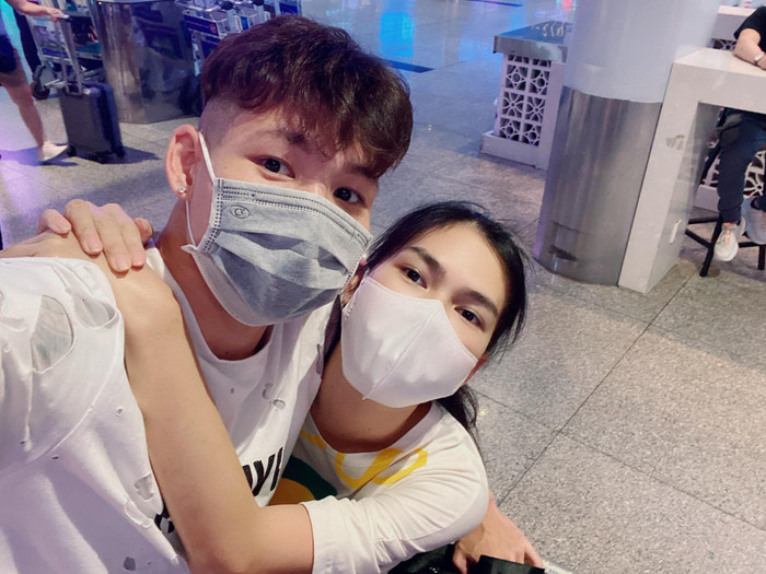 Lê Ngọc Trinh đang hạnh phúc bên cầu thủ Liễu Quang Vinh. Đáng nói, Quang Vinh nhỏ tuổi hơn Ngọc Trinh nhưng vẫn rất tài năng khi 'cưa đổ' nàng mẫu người Cần Thơ. Ảnh: FBNV