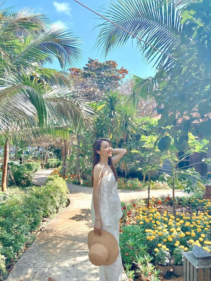 Có thể nói, từ sau khi kết hôn và sinh con tới nay, Nhã Phương chưa bao giờ khiến người hâm mộ phải thất vọng về nhan sắc của mình