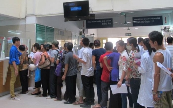 Bộ Y tế chỉ đạo Bệnh viện Bạch Mai không tăng giá dịch vụ khám, chữa bệnh Ảnh 2