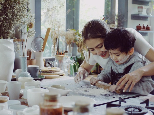 Ngọc Lan dành nhiều thời gian chăm sóc bản thân, nuôi dạy cậu con trai nhỏ và tiếp tục công việc.