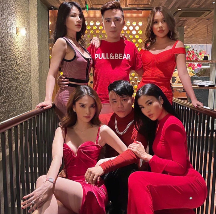 Ngọc Trinh thường xuyên hẹn hò cùng hội bạn 'chất lừ' của mình