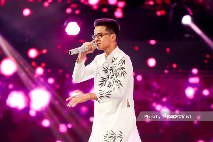 Khoa Minh tiến bộ vượt bậc giành chiến thắng, Tiểu Bình được cứu vì giọng hát 'cân' mọi thể loại Ảnh 9