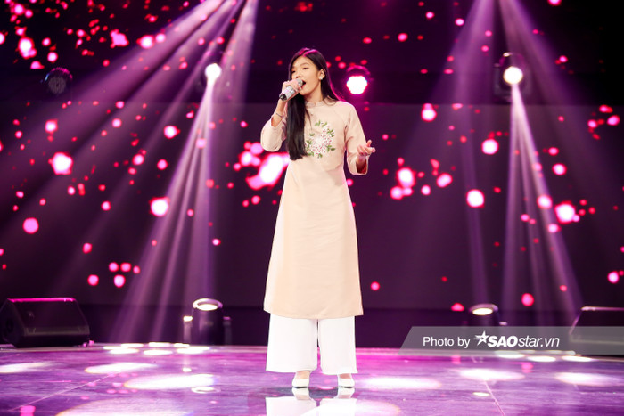Khoa Minh tiến bộ vượt bậc giành chiến thắng, Tiểu Bình được cứu vì giọng hát 'cân' mọi thể loại Ảnh 10