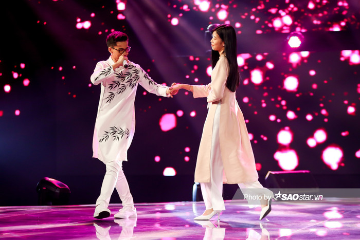 Khoa Minh tiến bộ vượt bậc giành chiến thắng, Tiểu Bình được cứu vì giọng hát 'cân' mọi thể loại Ảnh 4