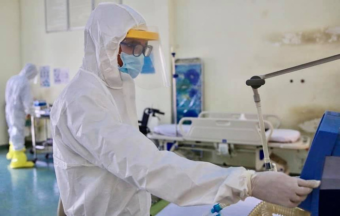 Nhân viên y tế nghi nhiễm COVID-19, Hải Dương phong tỏa 400 hộ dân. Ảnh minh họa