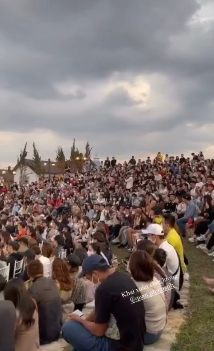 Có thể thấy, rất nhiều khán giả tập trung tại buổi trình diễn này