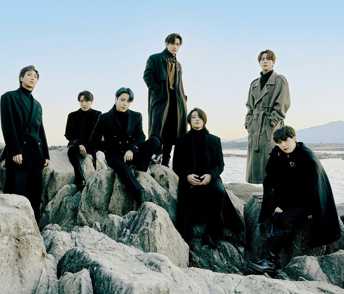 BTS hiện là nghệ sĩ đầu tiên có sản phẩm chủ yếu bằng một ngôn ngữ khác ngoài tiếng Anh và họ là nghệ sĩ Hàn Quốc cũng như châu Á đầu tiên đạt được thành tích này.