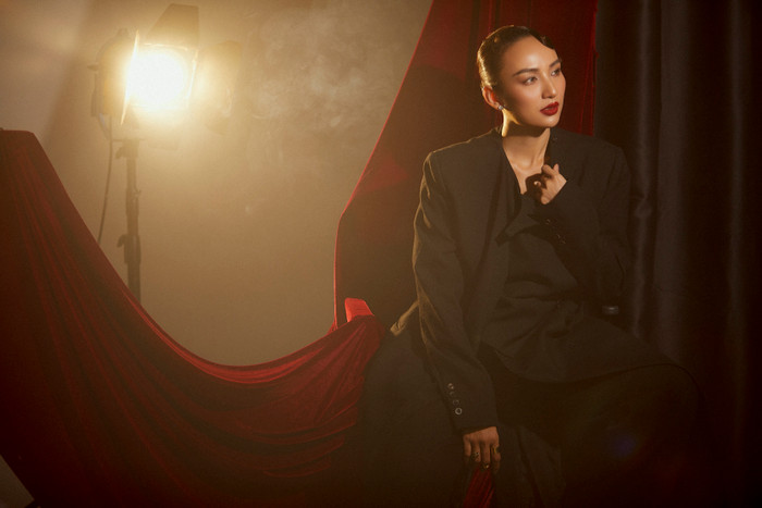 Hoa hậu Ngọc Diễm khoe vẻ đẹp sắc sảo với gam màu trung tính Ảnh 6