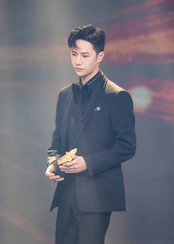 Ekip bị chỉ trích vì Vương Nhất Bác đóng quá nhiều phim? Ảnh 8