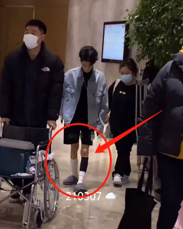 Bạn diễn của Dương Tử khiến khán giả 'hoảng hồn' vì thân hình gầy gộc, dáng đi kỳ lạ Ảnh 4