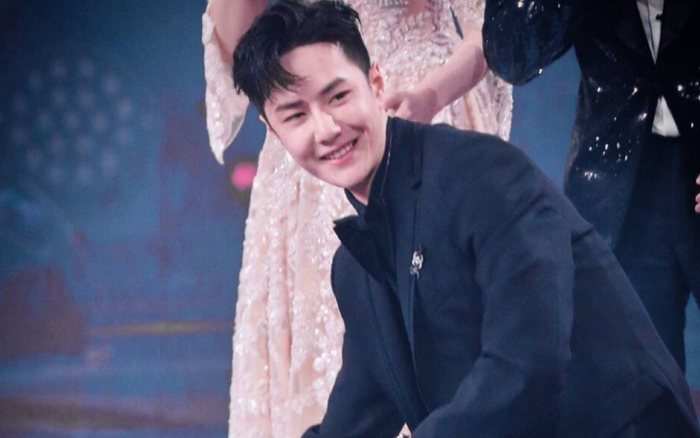 'Phong khởi Lạc Dương' chưa đóng máy, Vương Nhất Bác đã nhảy sang các phim trường khác Ảnh 2