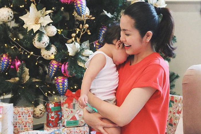 Trước Hoà Minzy, những sao Việt giữ kín chuyện sinh con và hình ảnh con mình Ảnh 10