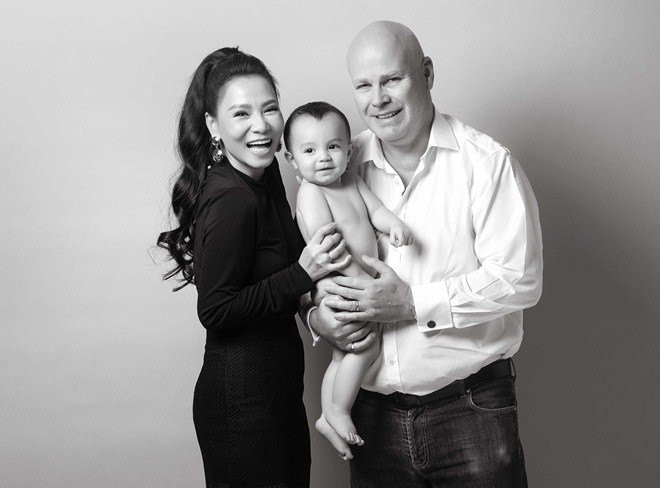 Trước Hoà Minzy, những sao Việt giữ kín chuyện sinh con và hình ảnh con mình Ảnh 8