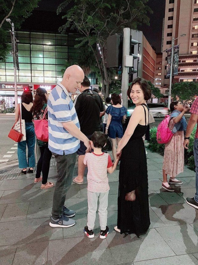 Trước Hoà Minzy, những sao Việt giữ kín chuyện sinh con và hình ảnh con mình Ảnh 7