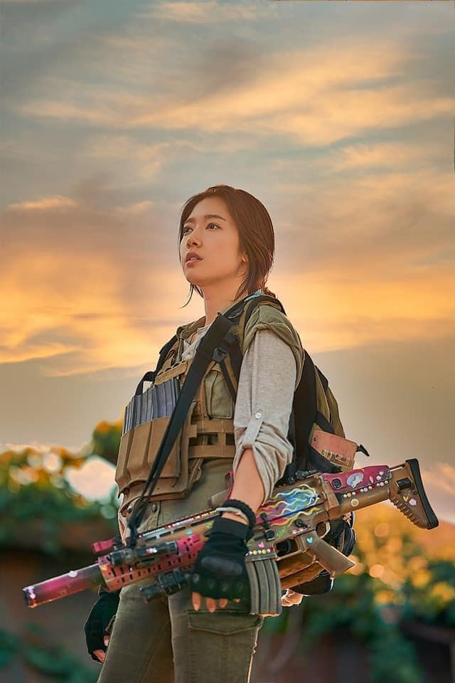 Park Shin Hye trong Sisyphus: Tạo hình chiến binh cool ngầu nhưng khẩu cây súng lại rất đáng yêu Ảnh 6