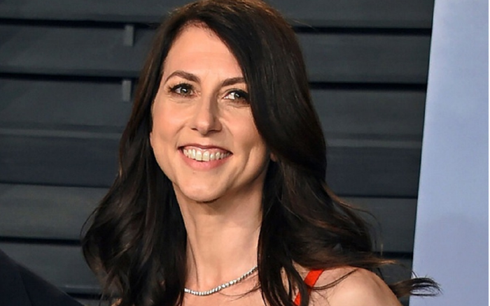 Vợ cũ tỷ phú Amazon tái hôn với thầy giáo phổ thông Ảnh 2