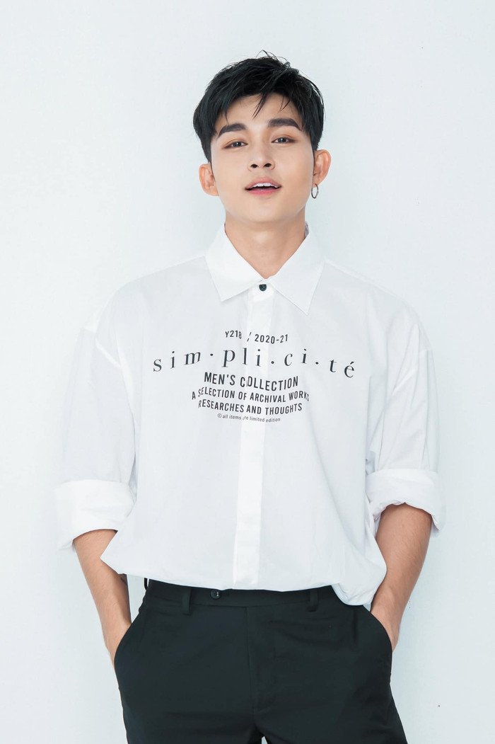 Jun Phạm khoe vẻ điển trai chuẩn 'nam thần' cùng lời nhắn: 'Chúc một nửa thế giới hôm nay thật hạnh phúc nhé! HAPPY WOMEN'S DAY!'.