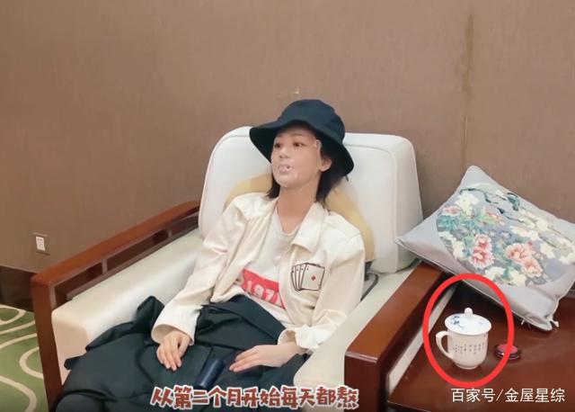 Dương Tử bị dân mạng soi sở hữu vật dụng thể hiện độ 'già dặn' Ảnh 7