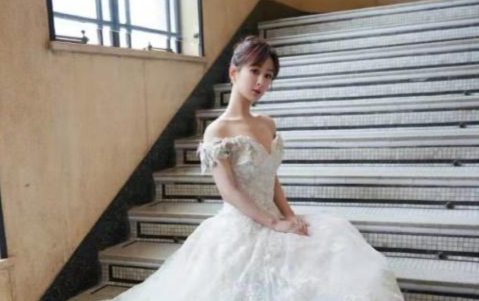 Dương Tử bị dân mạng soi sở hữu vật dụng thể hiện độ 'già dặn' Ảnh 2