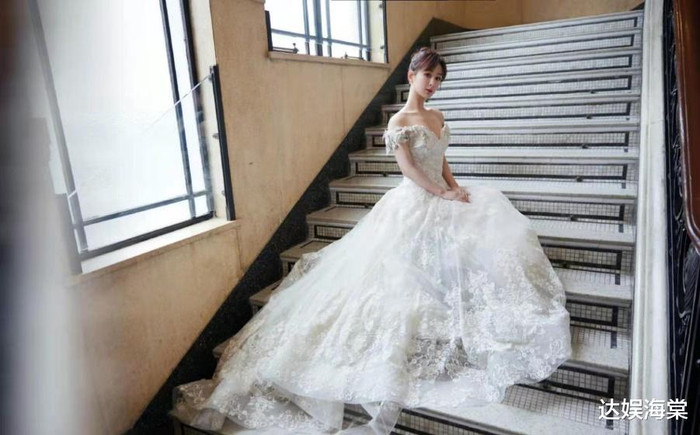 Dương Tử bị dân mạng soi sở hữu vật dụng thể hiện độ 'già dặn' Ảnh 5