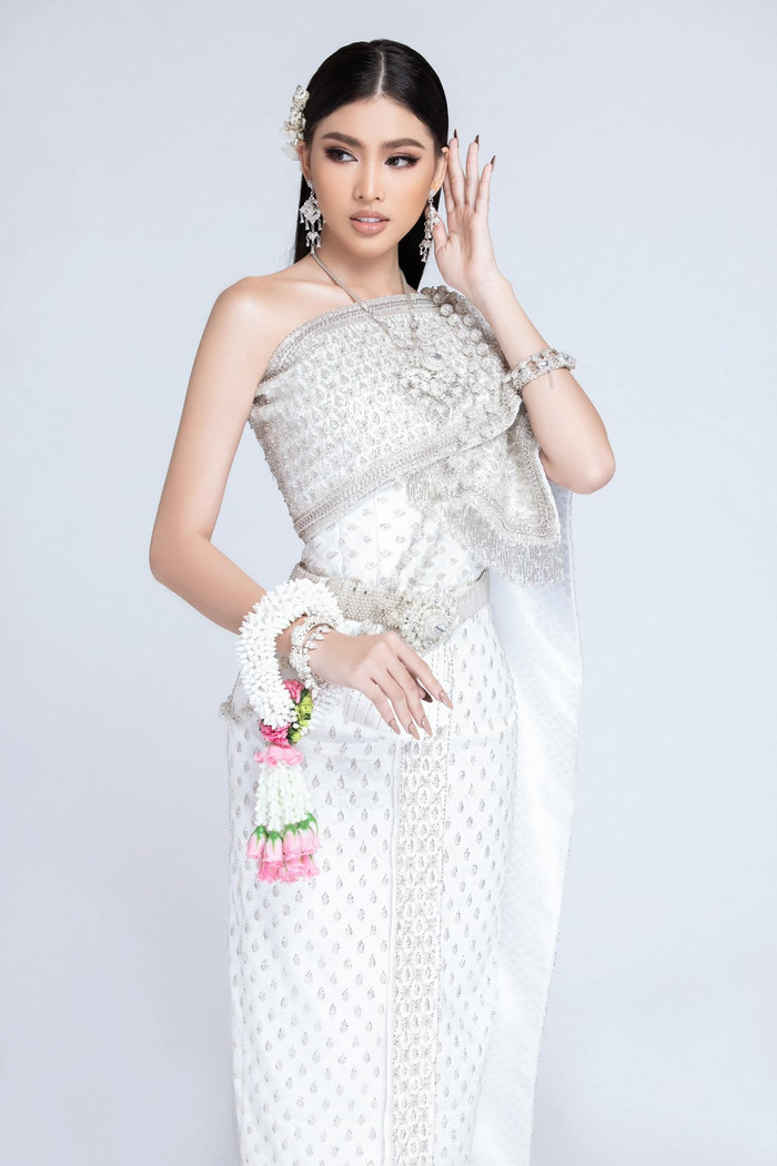 Ngọc Thảo diện trang phục truyền thống Thái Lan, thần thái ngút ngàn ghi điểm fan nước chủ nhà Miss Grand Ảnh 6