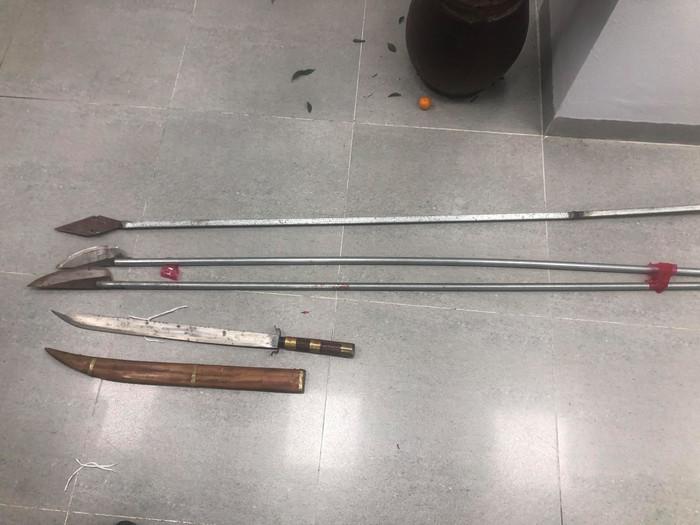 Hung khí cơ quan chức năng thu giữ được.