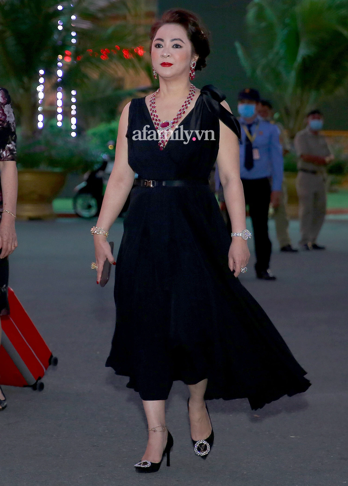 Bà Phương Hằng - người đã nhận được không ít sự quan tâm của mọi người thời gian gần đây.