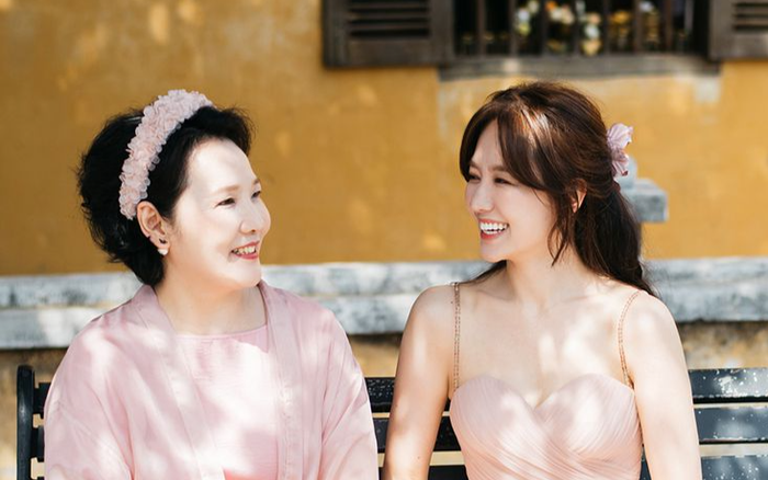 Hari Won đáp trả gay gắt khi mẹ ruột bị chỉ trích là 'không có tâm' Ảnh 2