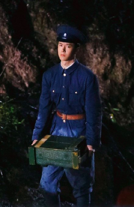 Đôi mắt chim ưng hết linh nghiệm: Vương Nhất Bác để lộ tạo hình trong phim mới Ảnh 3