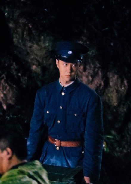 Đôi mắt chim ưng hết linh nghiệm: Vương Nhất Bác để lộ tạo hình trong phim mới Ảnh 4