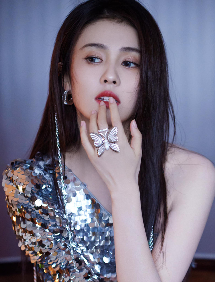 Top Tiểu Hoa Đán 9x đình đám nhất Cbiz: Dương Tử thăng hạng nhưng vẫn bị gà nhà Dương Mịch 'chặn xe' Ảnh 35