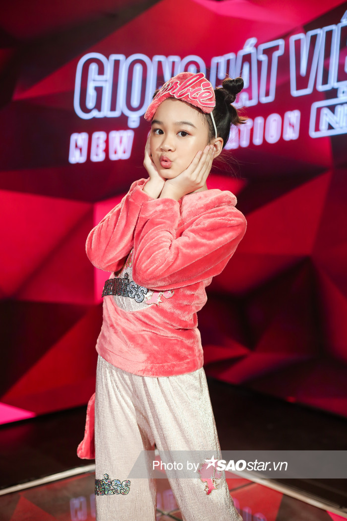 Đánh mất cơ hội bước tiếp vào vòng sau nhưng Minh Anh đã trưởng thành hơn, không chỉ trong giọng hát mà còn về khả năng làm chủ sân khấu ấn tượng.