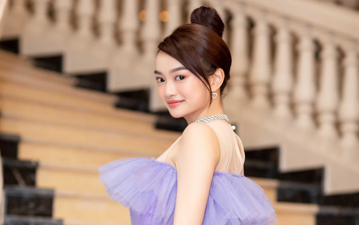 Kaity Nguyễn shock khi nhìn lại hình lần đầu đi event 5 năm trước nhưng khán giả nghĩ ngược lại Ảnh 2