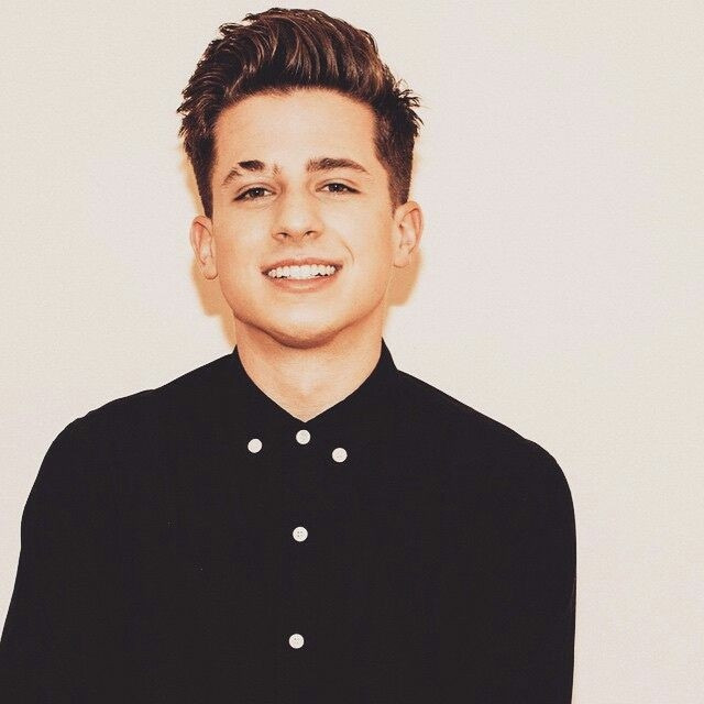 Chân dung 'Hit Maker' Charlie Puth