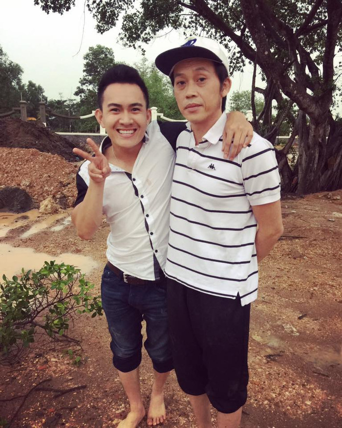 Bức hình duy nhất về con trai ruột được NSƯT Hoài Linh chia sẻ trên trang cá nhân