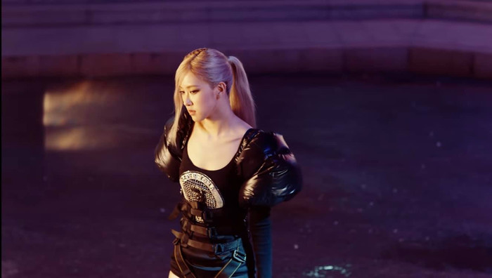 Rosé tiếp tục 'thả thính' teaser MV, fan sướng rơn khi được 'khuyến mại'... thêm vài câu hát Ảnh 2