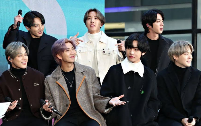 12 lần Jungkook (BTS) 'sao y bản chính' các đàn anh Ảnh 2