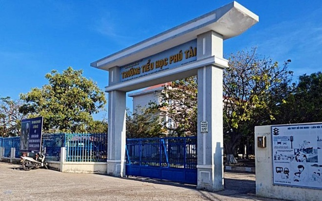 Nữ giáo viên rơi từ lầu 1 tại trường tiểu học khi đang xác minh thông tin đánh học sinh Ảnh 2