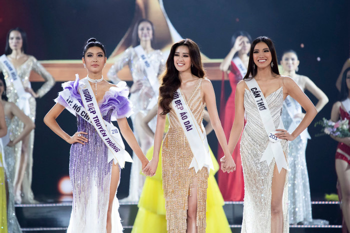 Tại cuộc thi Hoa hậu Hoàn vũ Việt Nam 2019 - Minh Lộc là người tận tay trang điểm cho Top 60 thí sinh từ những ngày đầu. 