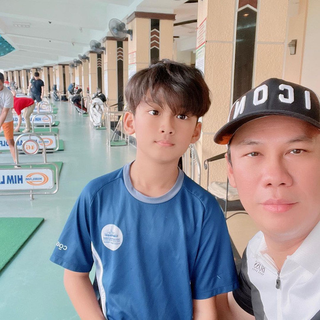 Quý tử nhà Lệ Quyên khẳng định đẳng cấp thiếu gia khi mới 10 tuổi đã biết chơi golf Ảnh 5